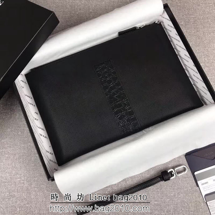 PRADA普拉達 專櫃最新款 限量版 十字紋牛皮 男士手包 2NG005 DD1899